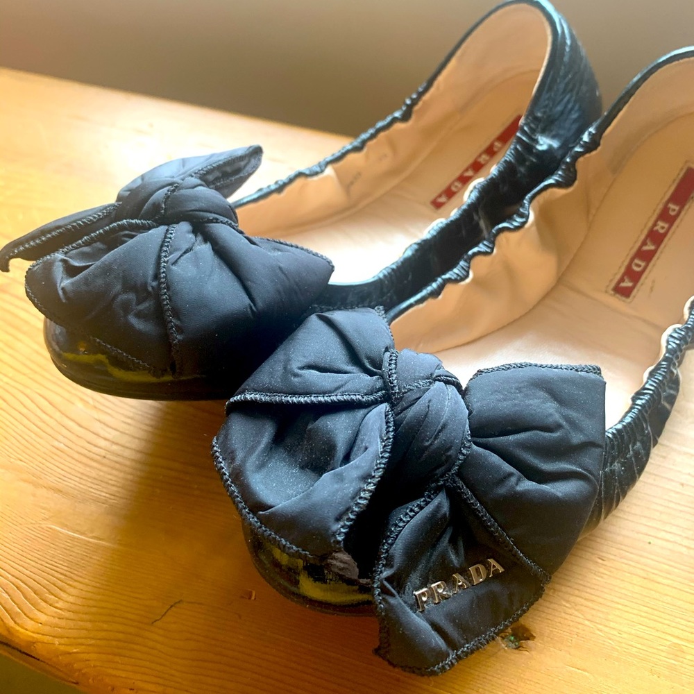 Authentic Prada cute bow knot  ballet flats
